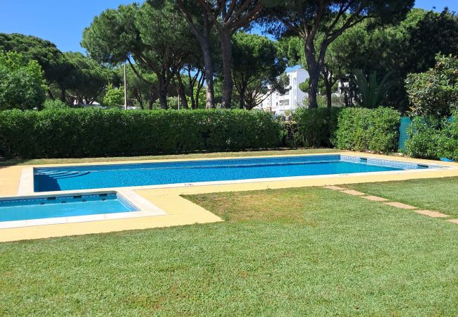 Casa geminada em Vilamoura - V2 Vilamoura Piscina e BBQ