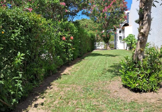 Casa geminada em Vilamoura - V2 Vilamoura Piscina e BBQ