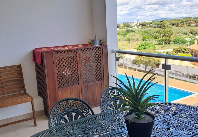 Apartamento em Quarteira - T2  ALMARGEM CHARMOSO A/C-PISCINA