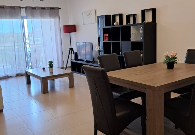 Apartamento em Quarteira - T2  ALMARGEM CHARMOSO A/C-PISCINA