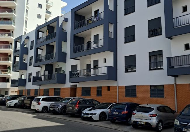 Apartamento em Quarteira - T1 TAHITI-A/C, GARAGEM,WI-FI-PERTO DA PRAIA