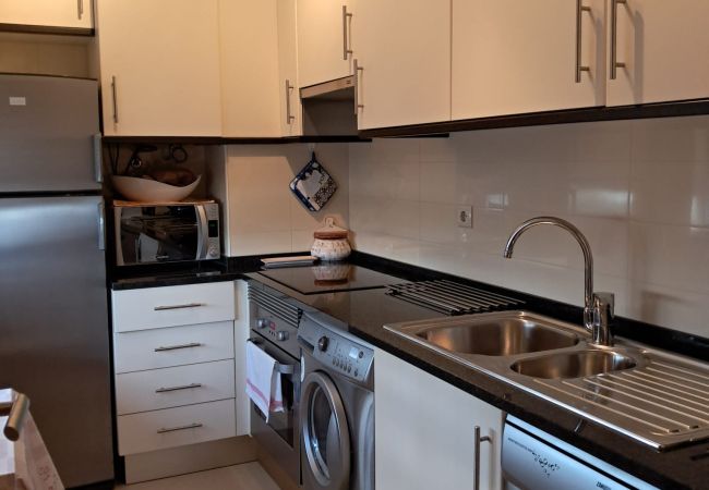 Apartamento em Quarteira - T1 TAHITI-A/C, GARAGEM,WI-FI-PERTO DA PRAIA