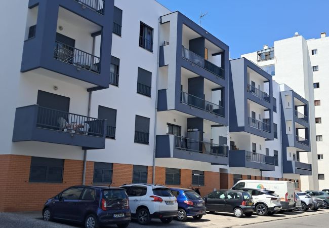 Apartamento em Quarteira - T1 TAHITI-A/C, GARAGEM,WI-FI-PERTO DA PRAIA