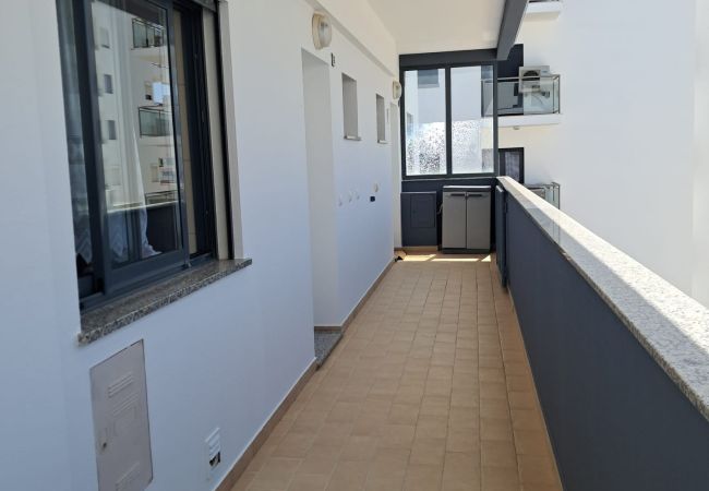 Apartamento em Quarteira - T1 TAHITI-A/C, GARAGEM,WI-FI-PERTO DA PRAIA