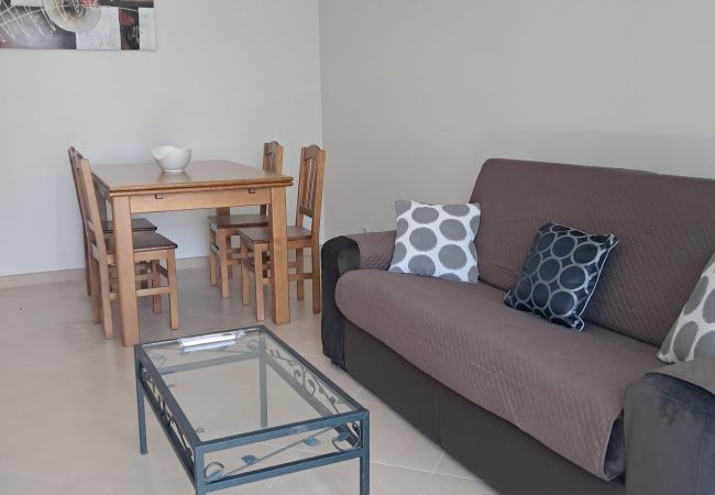Apartamento em Quarteira - T1 TAHITI-A/C, GARAGEM,WI-FI-PERTO DA PRAIA