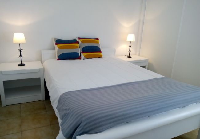 Apartment in Quarteira - T1 Praiamar 4E A/C FR.MAR GARAGEM