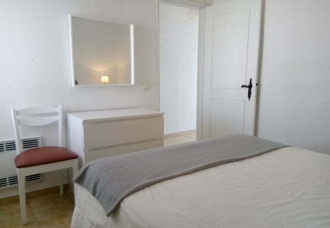 Apartment in Quarteira - T1 Praiamar 4E A/C FR.MAR GARAGEM