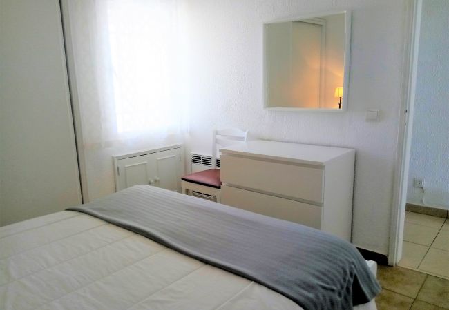 Apartment in Quarteira - T1 Praiamar 4E A/C FR.MAR GARAGEM