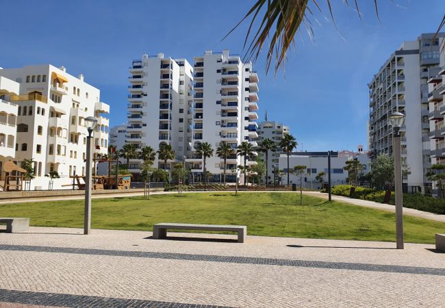 Apartment in Quarteira - T1 Praiamar 4E A/C FR.MAR GARAGEM
