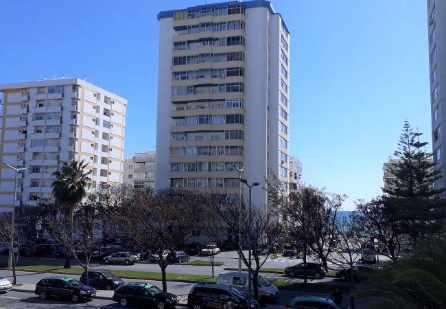 Apartment in Quarteira - T1 Torre Azul 11 VISTA MAR FABULOSO PÔR DO SOL WI-