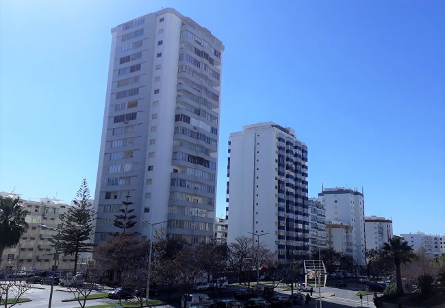 Apartment in Quarteira - T1 Torre20 14D VISTA  MAR FANTÁSTICA 80M PRAIA 4 P