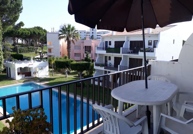 Apartment in Vilamoura - T2 Mouramar VARANDA VISTA PISCINA & GOLF 6 PESSOAS