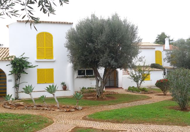 Villa/Dettached house in Vilamoura - V2 Aldeia do Golf FAMÍLIA BBQ PISCINA & GOLF