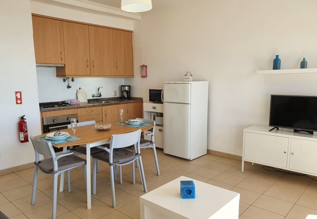 Apartment in Quarteira - T1 Praiamar 3H PRIVILÉGIO FR.MAR A/C ESTACIONAMENT