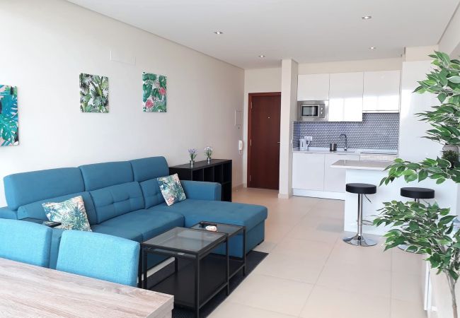 Apartment in Quarteira - T1 CONFORTO VISTA MAR A/C 80M PRAIA & WIFI