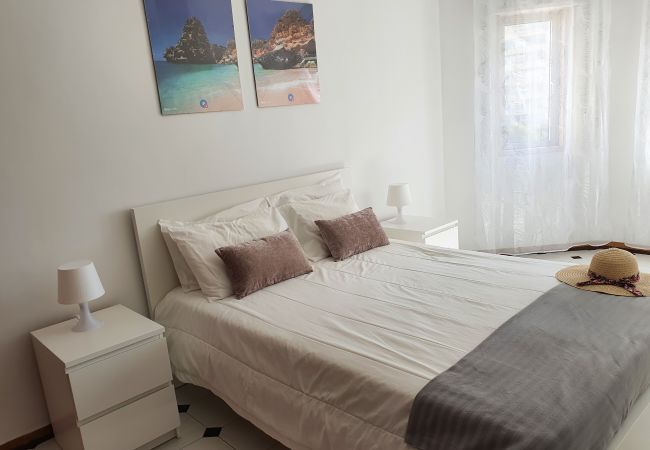 Apartment in Quarteira - T1 SOLARIS 200M Praia & WIFI