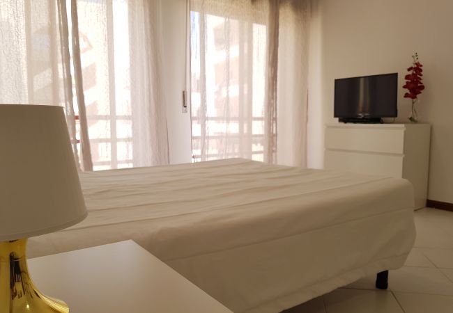 Apartment in Quarteira - T0 V.Mar 1C Perto Praia Wi-fi