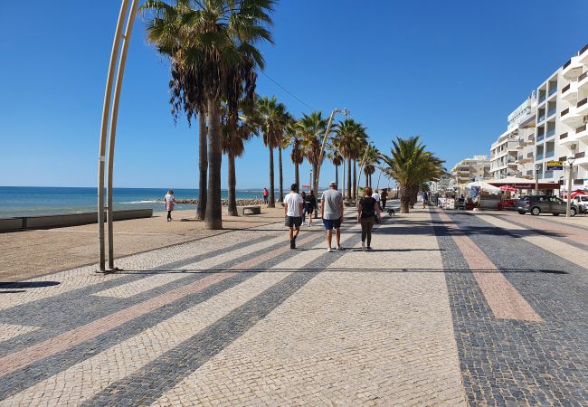 Apartment in Quarteira - T2-MAMAMIA II-ESQ. FRENTE MAR