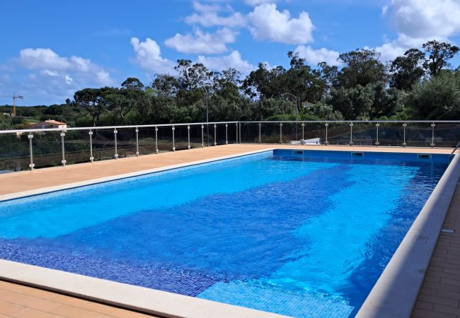 Apartment in Quarteira - T2  ALMARGEM CHARMOSO A/C-PISCINA