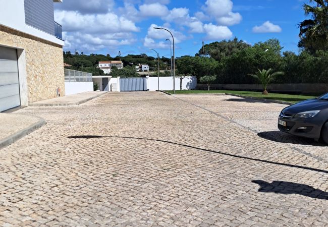 Apartment in Quarteira - T2  ALMARGEM CHARMOSO A/C-PISCINA