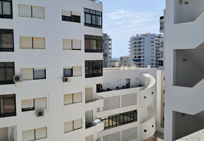 Apartment in Quarteira - T1 TAHITI-A/C, GARAGEM,WI-FI-PERTO DA PRAIA