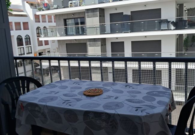 Apartment in Quarteira - T1 TAHITI-A/C, GARAGEM,WI-FI-PERTO DA PRAIA