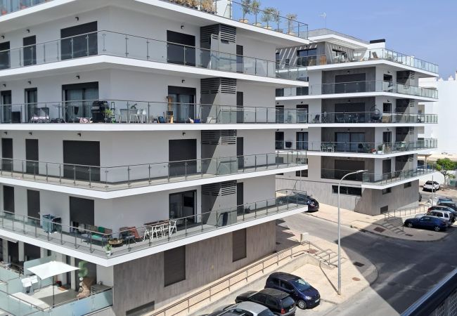 Apartment in Quarteira - T1 TAHITI-A/C, GARAGEM,WI-FI-PERTO DA PRAIA