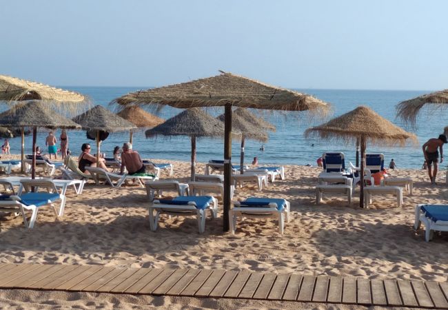 Appartement à Quarteira - T1 Colina Ferias 8C FAMILIA ,A/C & VISTA MAR C/ GA
