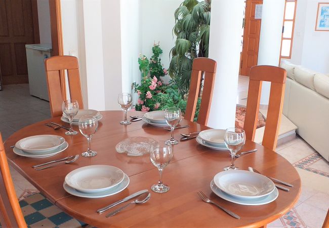 Villa à Vilamoura - V3 Villa Rosada  PISCINA, JARDIM E CAMPOS DE GOLF