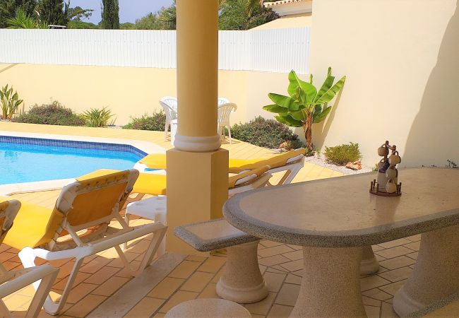 Villa à Vilamoura - V3 Villa Rosada  PISCINA, JARDIM E CAMPOS DE GOLF