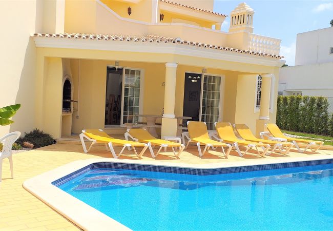 Villa à Vilamoura - V3 Villa Rosada  PISCINA, JARDIM E CAMPOS DE GOLF