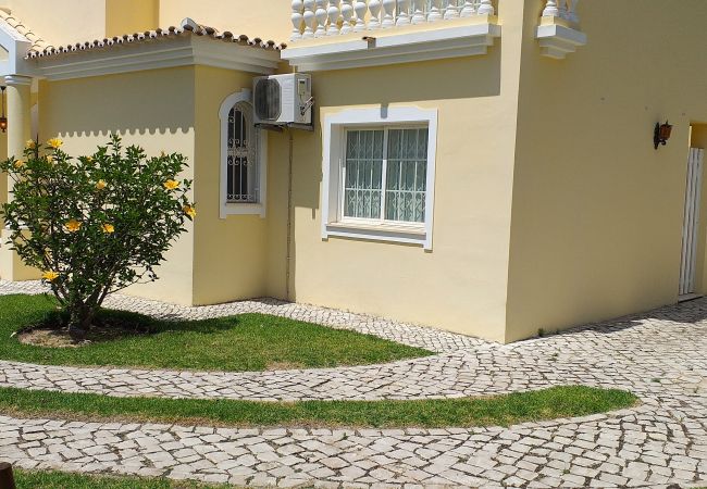 Villa à Vilamoura - V3 Villa Rosada  PISCINA, JARDIM E CAMPOS DE GOLF