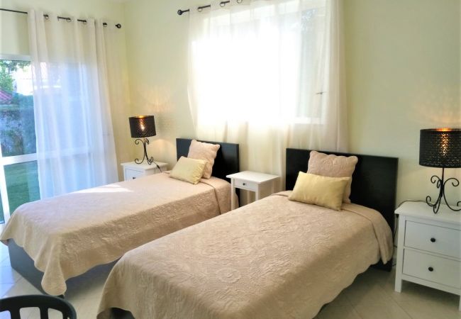 Villa à Vilamoura - V4 Villa Miera, PISCINA, PRAIAS E CAMPOS DE GOLFE