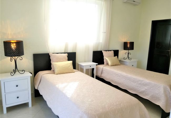 Villa à Vilamoura - V4 Villa Miera, PISCINA, PRAIAS E CAMPOS DE GOLFE
