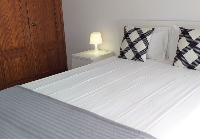 Appartement à Quarteira - T1 Avenida Mar 8 200M PRAIA WI-FI 4 PESSOAS