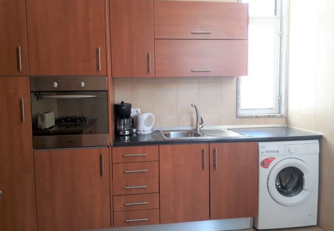 Appartement à Quarteira - T2 M.Praia 4E 80M PRAIA wi-Fi 6 PESSOAS