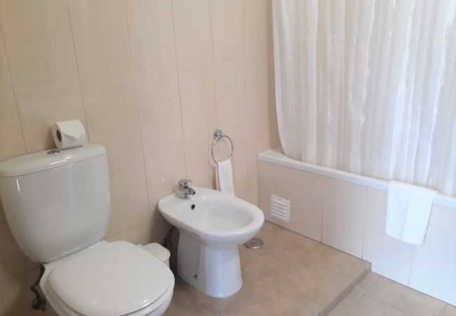 Appartement à Quarteira - T2 M.Praia 4E 80M PRAIA wi-Fi 6 PESSOAS