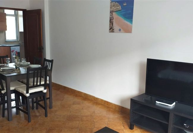 Appartement à Quarteira - T2 M.Praia 4E 80M PRAIA wi-Fi 6 PESSOAS
