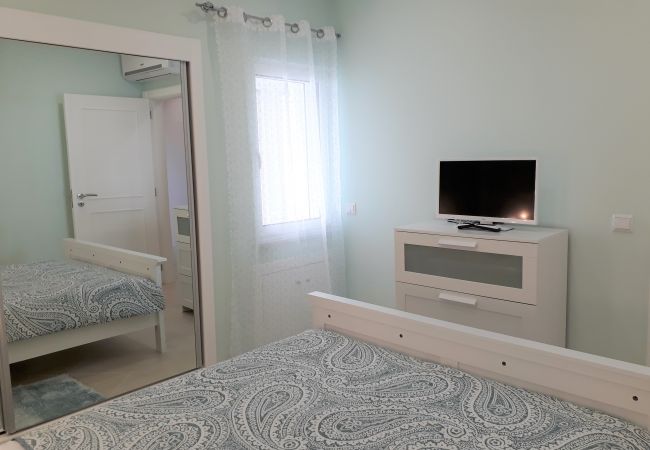 Appartement à Quarteira - T1 Praiamar FRENTE MAR A/C ESTACIONAMENTO WIFI