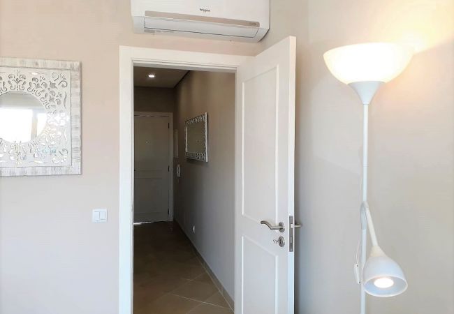 Appartement à Quarteira - T1 Praiamar FRENTE MAR A/C ESTACIONAMENTO WIFI