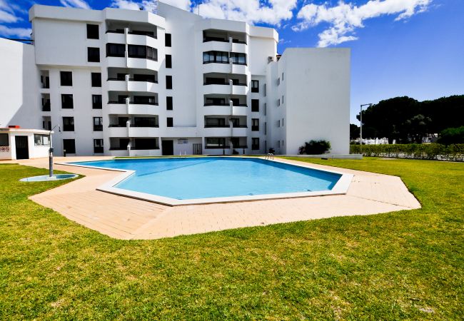 Appartement à Vilamoura - T1  A/C TENISGOLF- PISCINA-WIFI-MARINA DE VILAMOUR