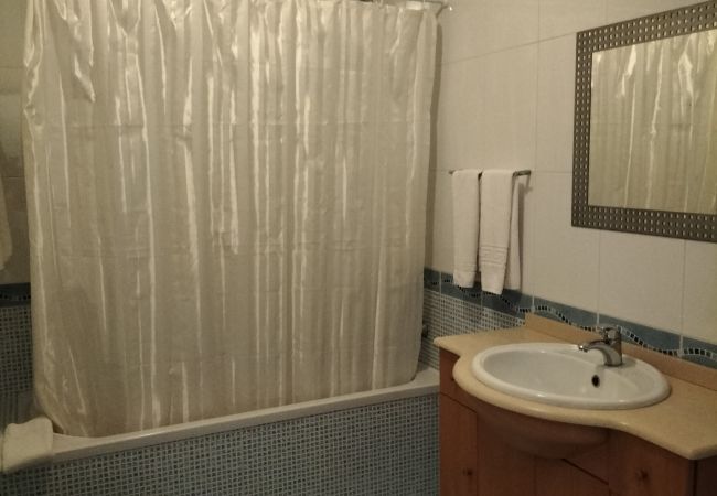 Appartement à Quarteira - T2 Infante AC wifi Garagem 50m Praia