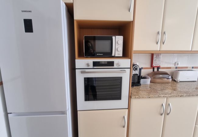 Appartement à Quarteira - T2 INFANTE 101 A/C MODERNO WI-FI GARAGEM 50M PRAIA