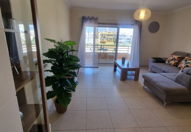Appartement à Quarteira - T2 INFANTE 101 A/C MODERNO WI-FI GARAGEM 50M PRAIA