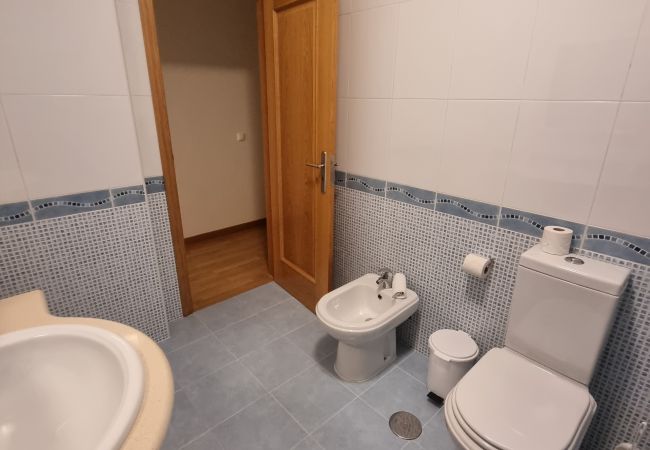 Appartement à Quarteira - T2 INFANTE 101 A/C MODERNO WI-FI GARAGEM 50M PRAIA