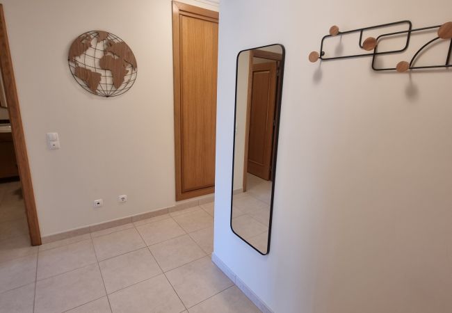 Appartement à Quarteira - T2 INFANTE 101 A/C MODERNO WI-FI GARAGEM 50M PRAIA