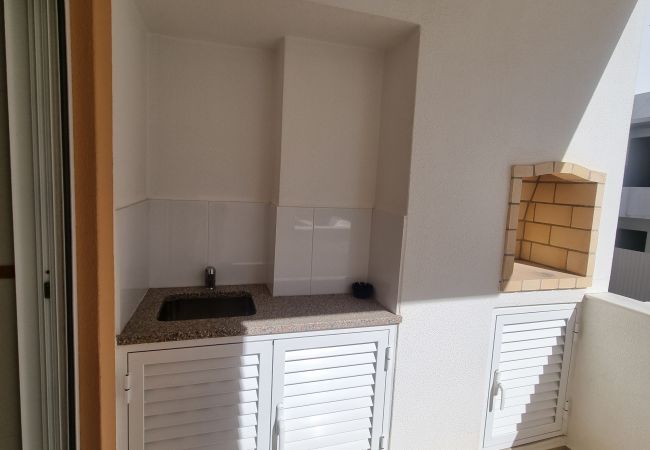 Appartement à Quarteira - T2 INFANTE 101 A/C MODERNO WI-FI GARAGEM 50M PRAIA