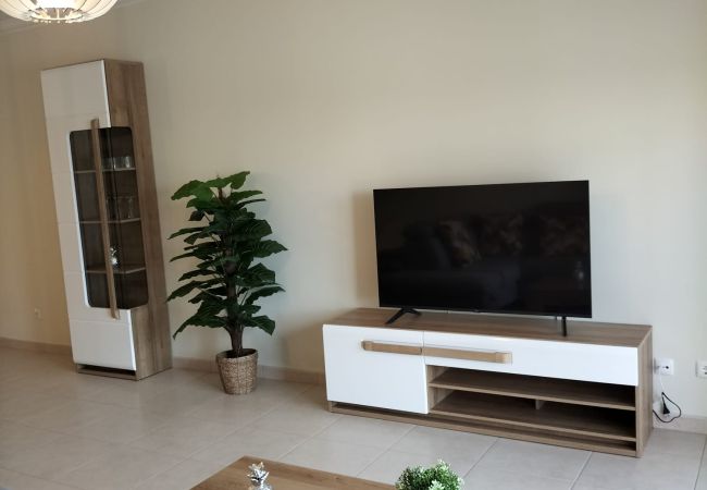 Appartement à Quarteira - T2 INFANTE 101 A/C MODERNO WI-FI GARAGEM 50M PRAIA