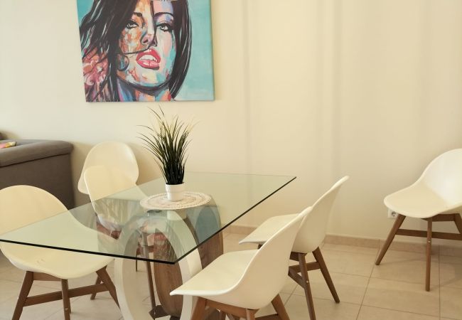 Appartement à Quarteira - T2 INFANTE 101 A/C MODERNO WI-FI GARAGEM 50M PRAIA