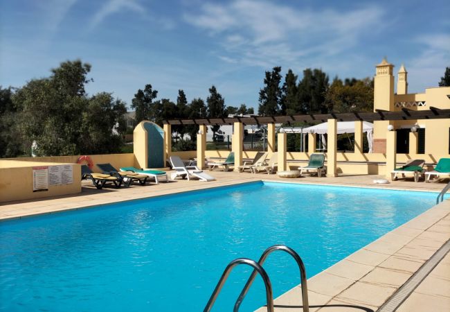 Appartement à Quarteira - T2 Vila Bairos A/C Piscina e Garagem Vilamoura